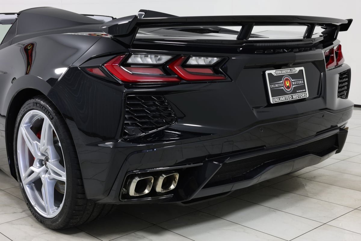 Used 2025 Chevrolet Corvette Stingray Premium Conv w/ Z51 Performance Package RWD image 45