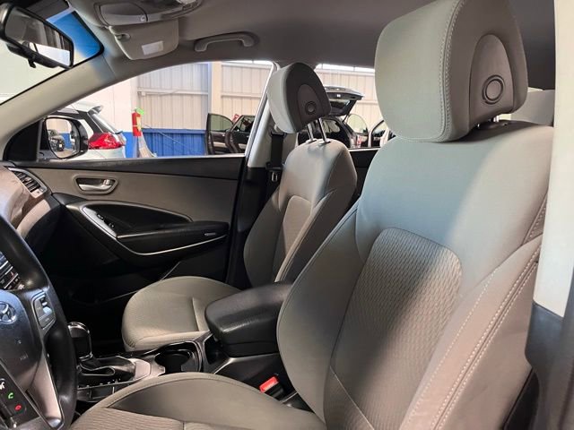 Used 2017 Hyundai Santa Fe SE image 22