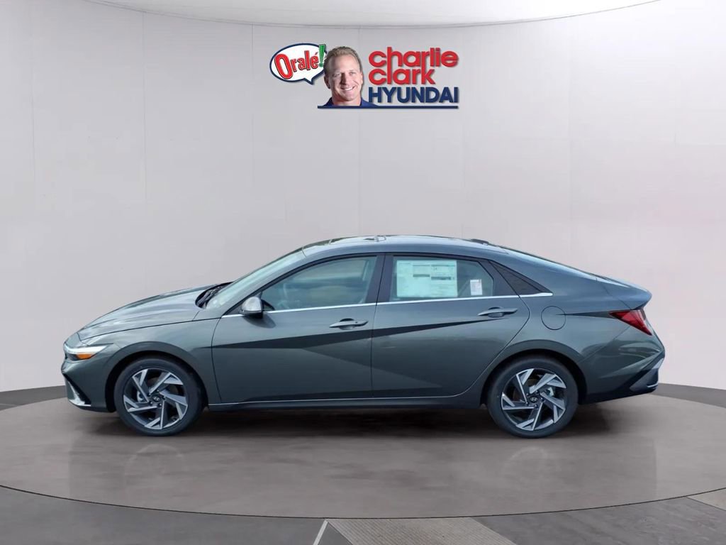 New 2026 Hyundai Elantra Limited FWD image 2