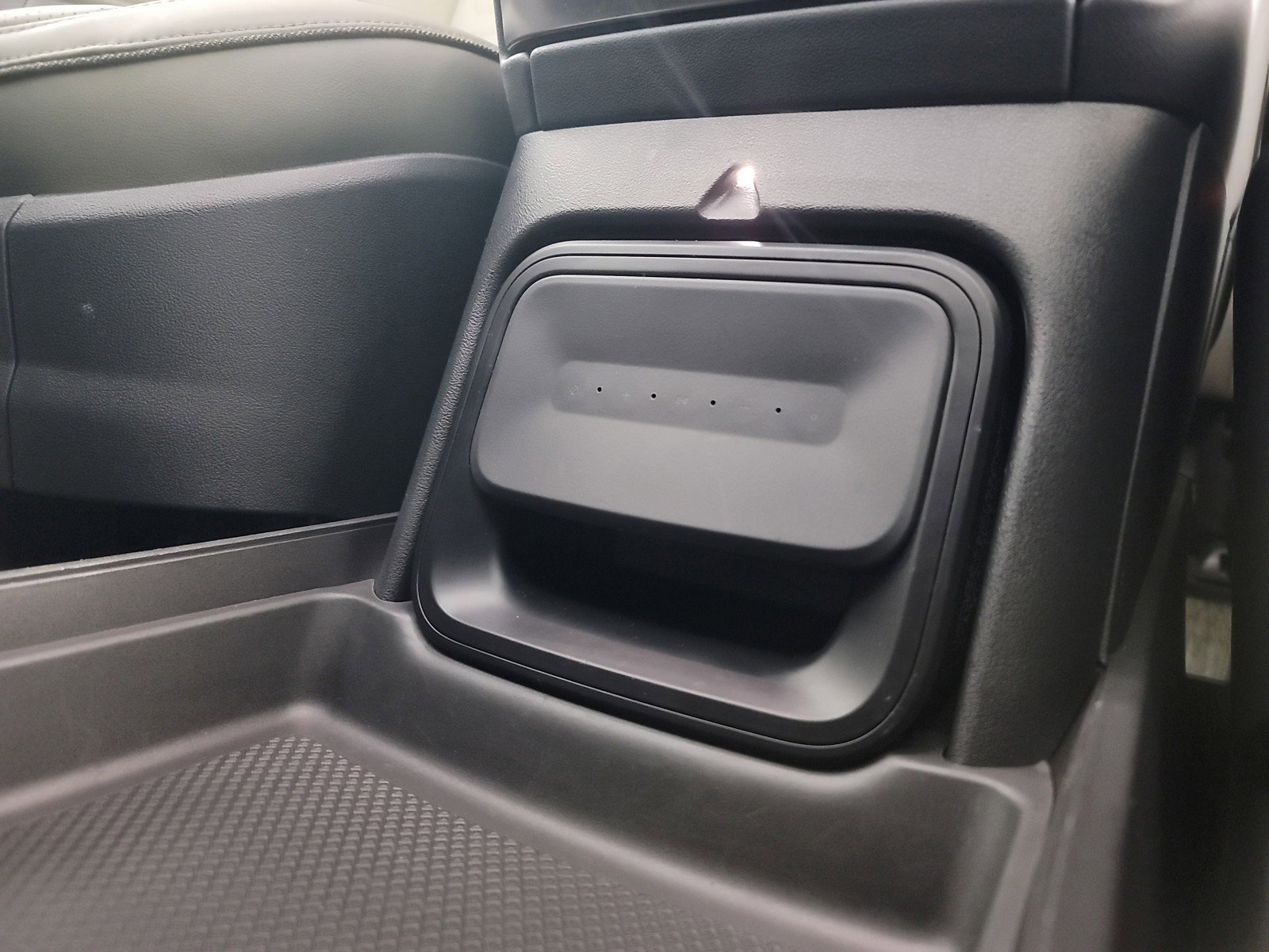 Used 2023 Rivian R1S Adventure AWD/4WD image 33