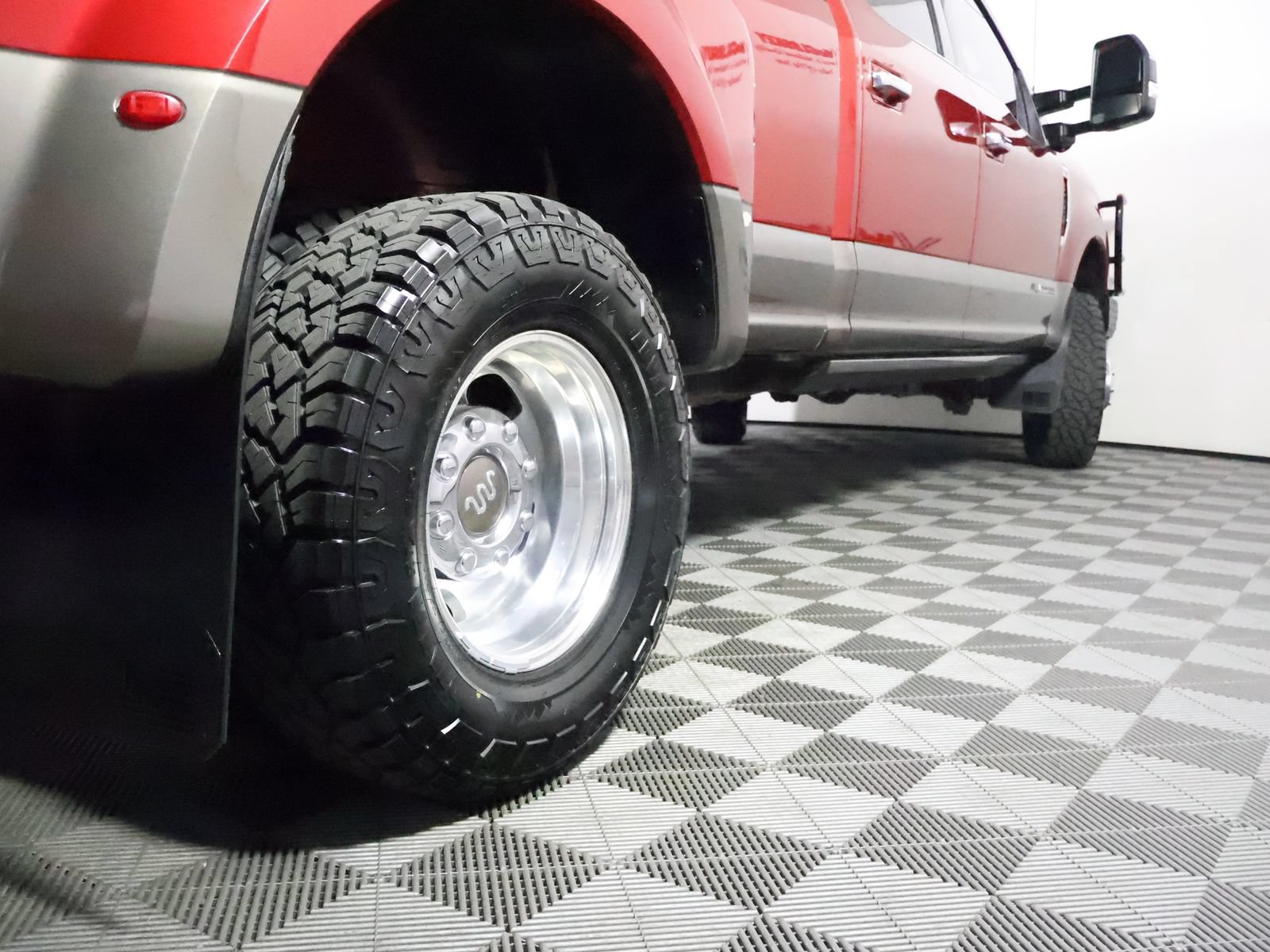 Used 2022 Ford F350 King Ranch w/ King Ranch Ultimate Package AWD/4WD image 11
