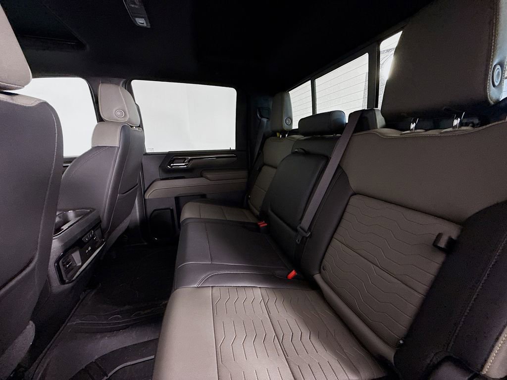 Used 2024 Chevrolet Silverado 2500 ZR2 w/ Technology Package image 24