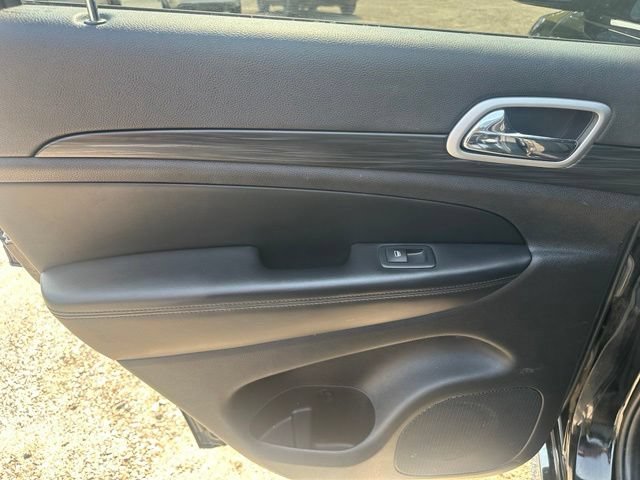 Used 2021 Jeep Grand Cherokee Altitude AWD/4WD image 24
