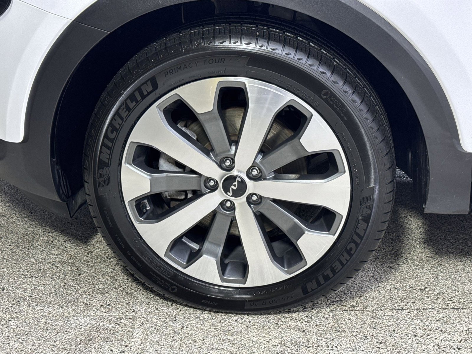 Used 2022 Kia Telluride EX w/ EX Premium Package image 16