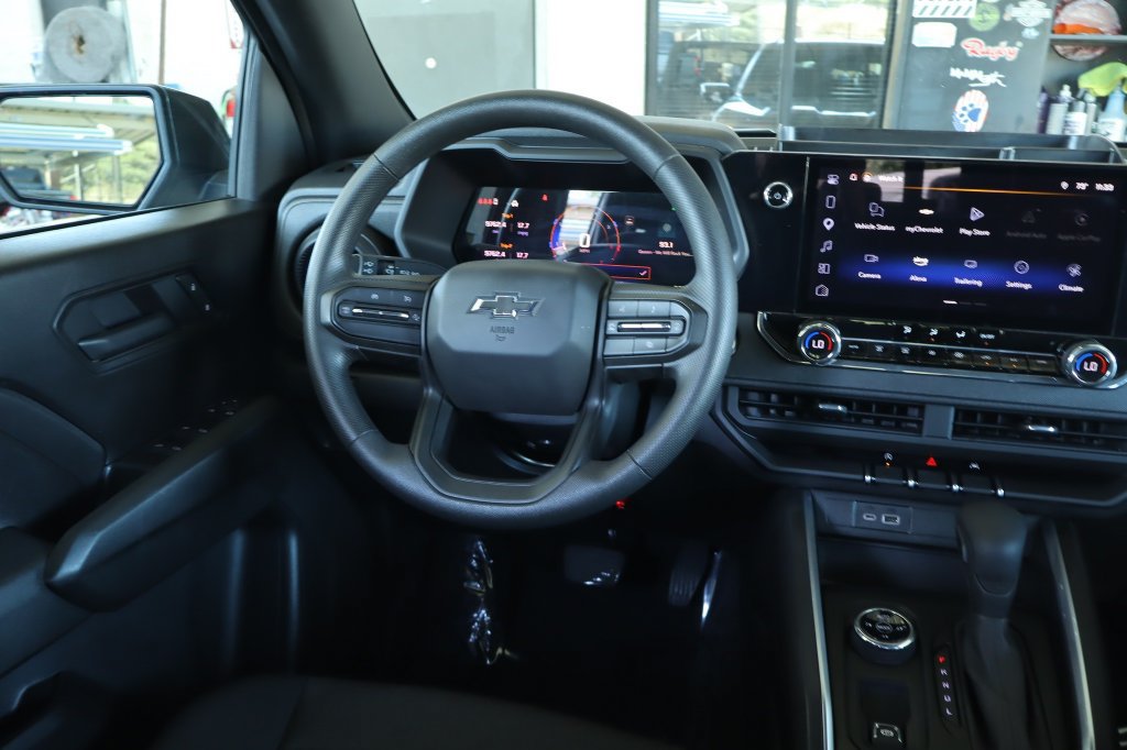 Used 2025 Chevrolet Colorado Trail Boss AWD/4WD image 28