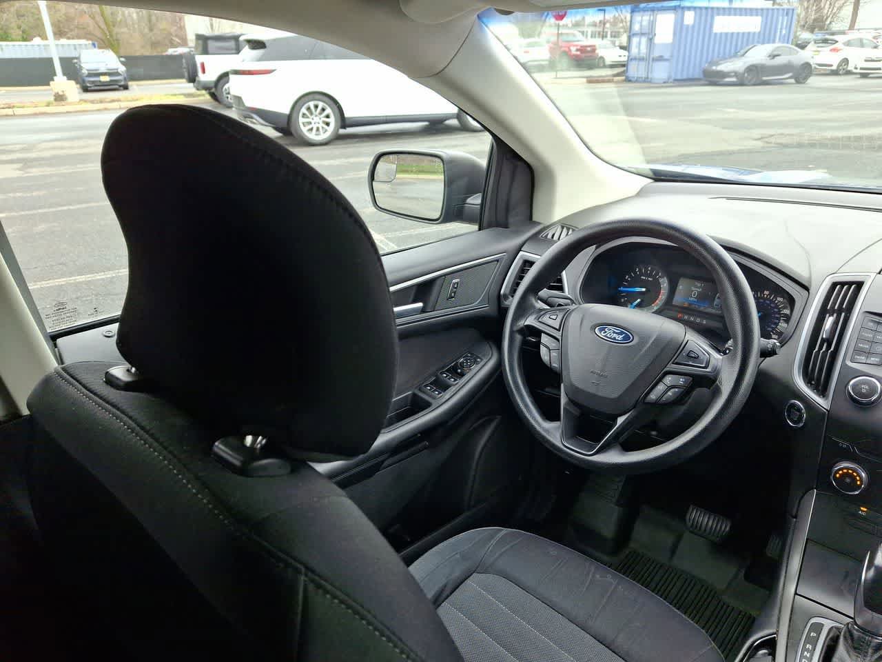 Used 2018 Ford Edge SE image 15
