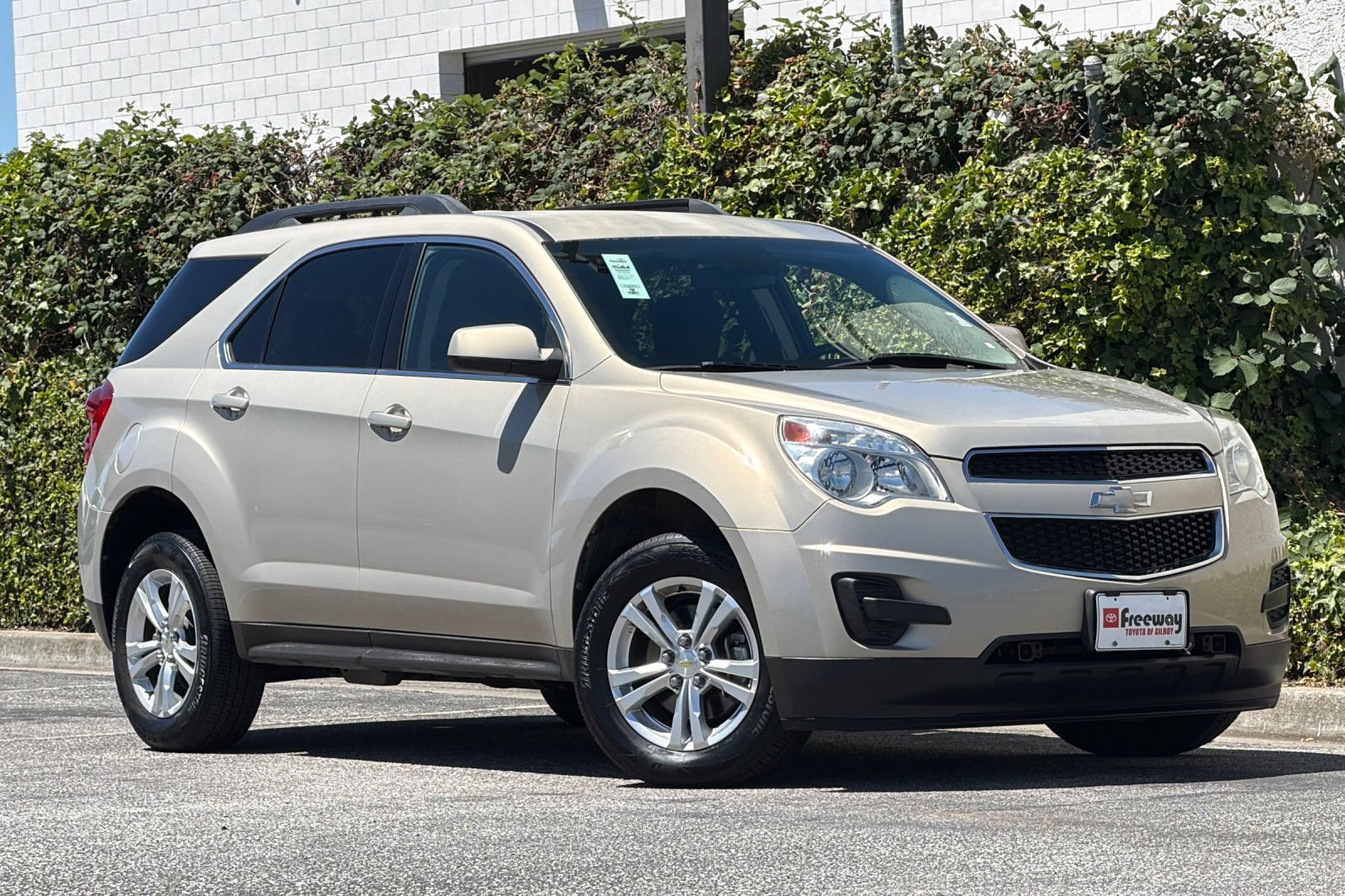 Used 2012 Chevrolet Equinox LT w/ Driver Convenience Package FWD image 2