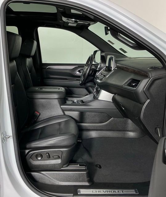 Used 2022 Chevrolet Tahoe LT w/ Luxury Package image 23