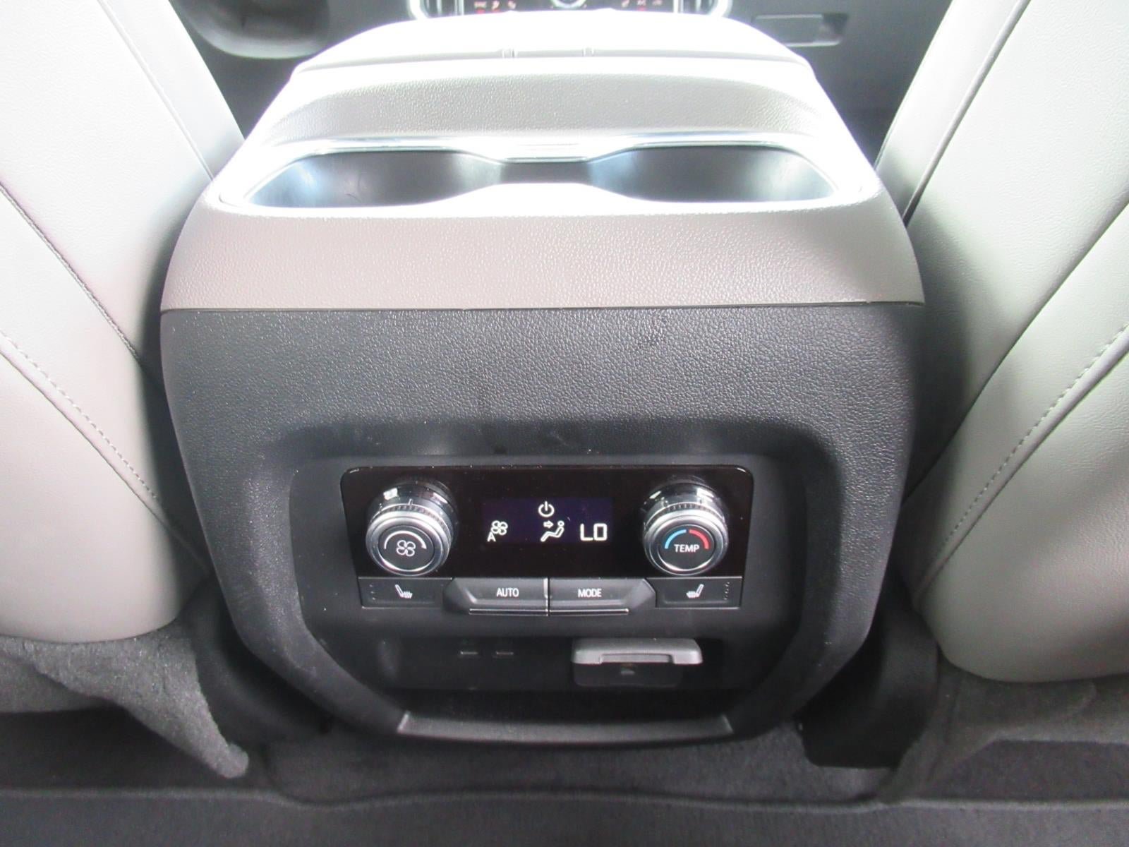 Used 2026 GMC Acadia Elevation w/ Elevation Premium Package FWD image 36