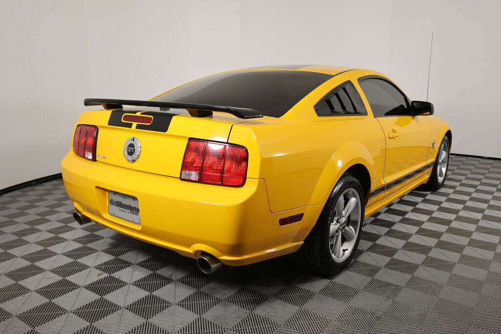 Used 2009 Ford Mustang GT Premium image 2