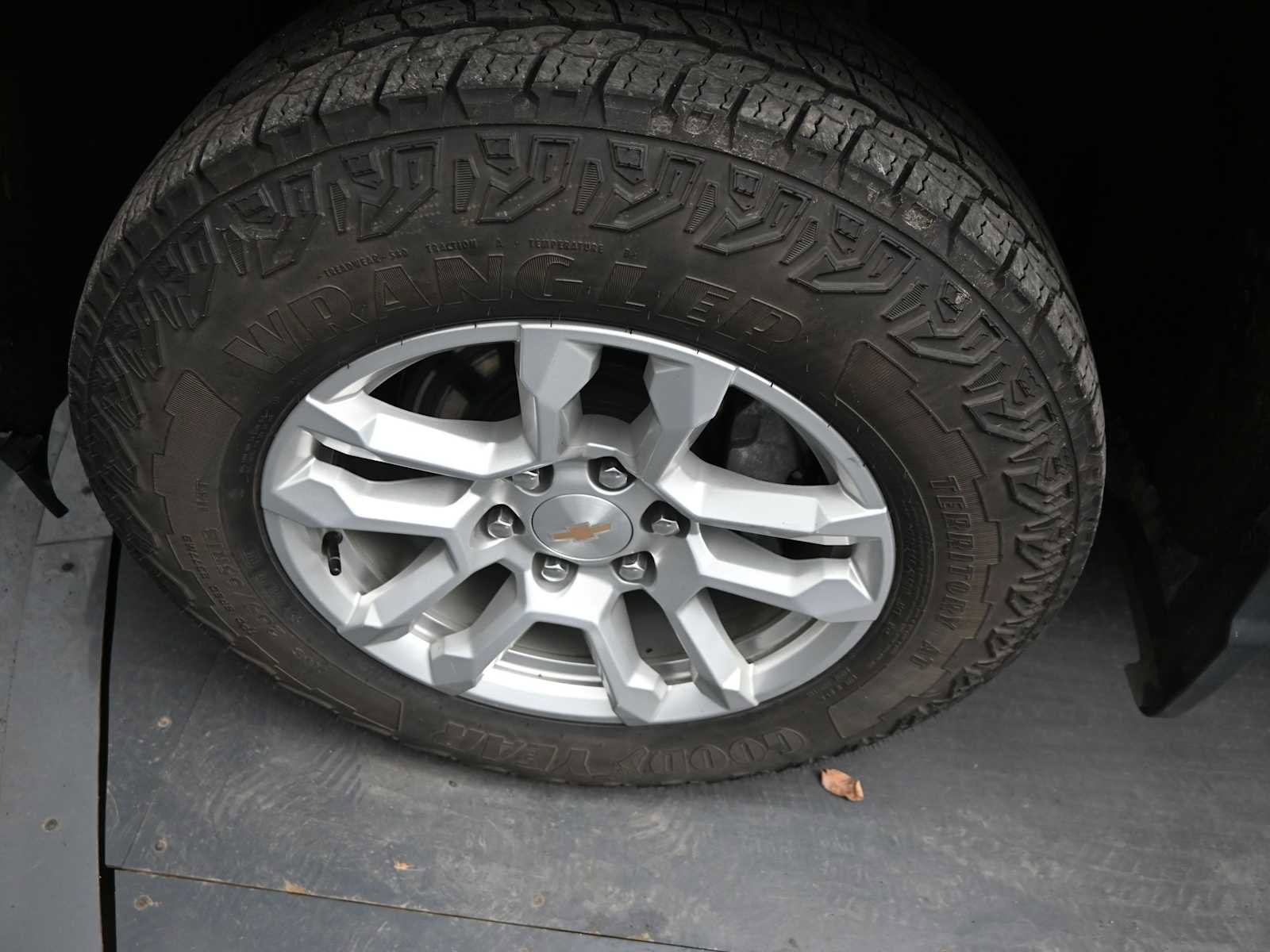 Used 2024 Chevrolet Silverado 1500 LT AWD/4WD image 26