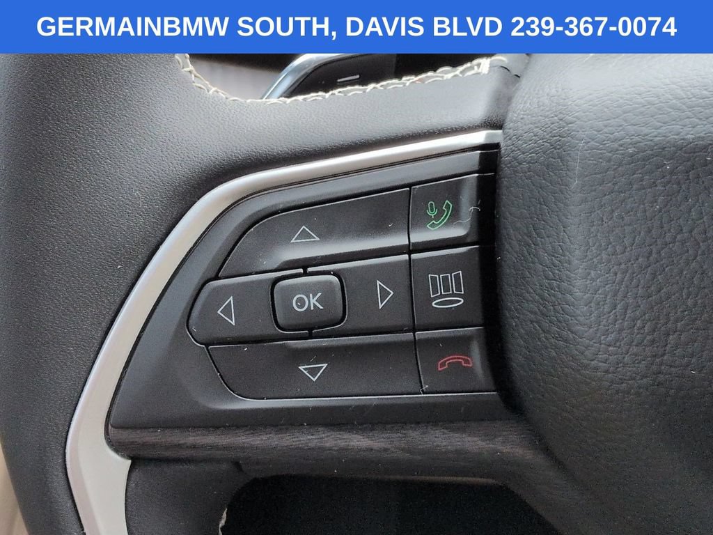 Used 2023 Jeep Grand Cherokee Limited w/ Black Appearance Package AWD/4WD image 27