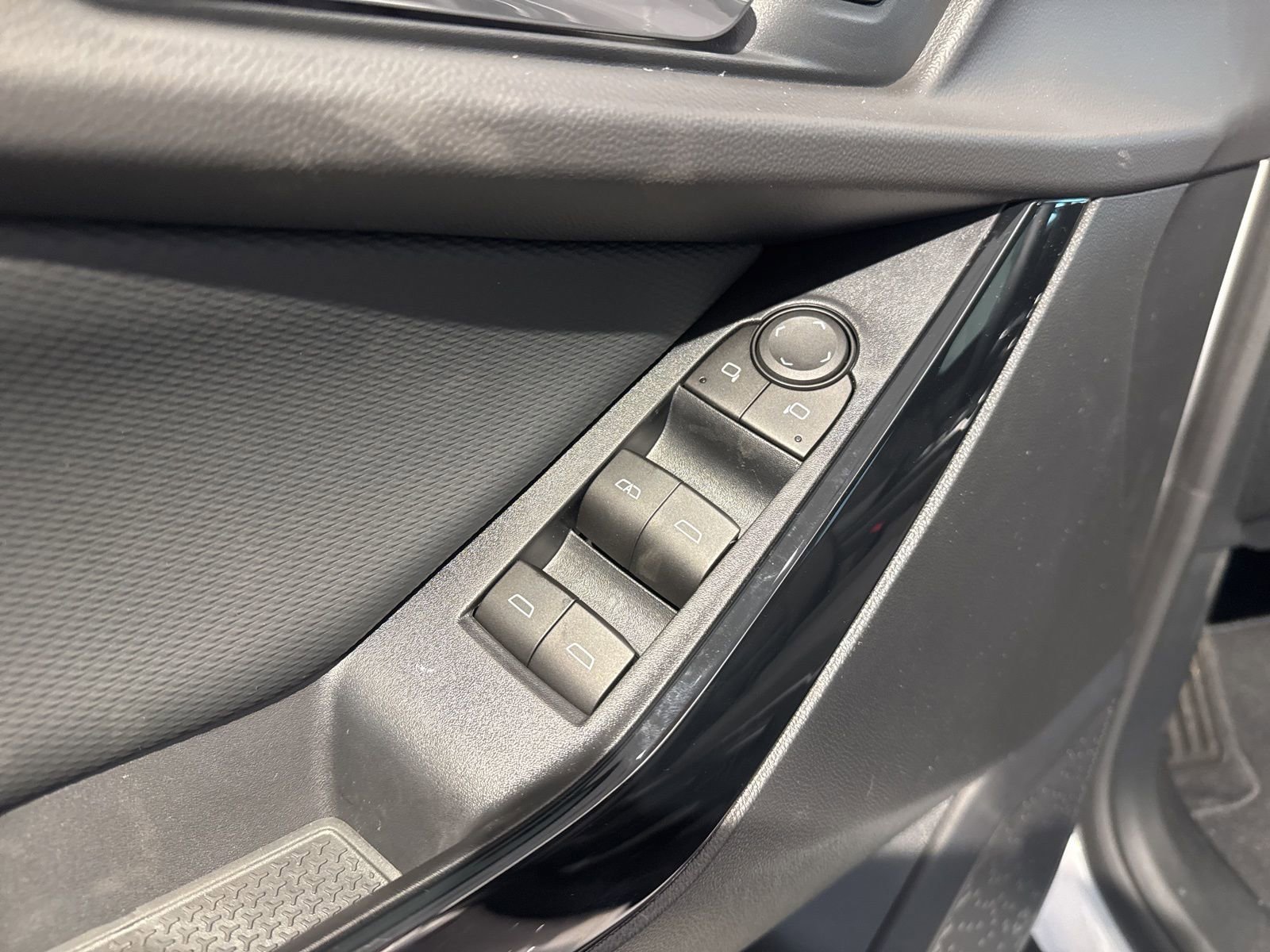 New 2026 Chevrolet Equinox LT image 14