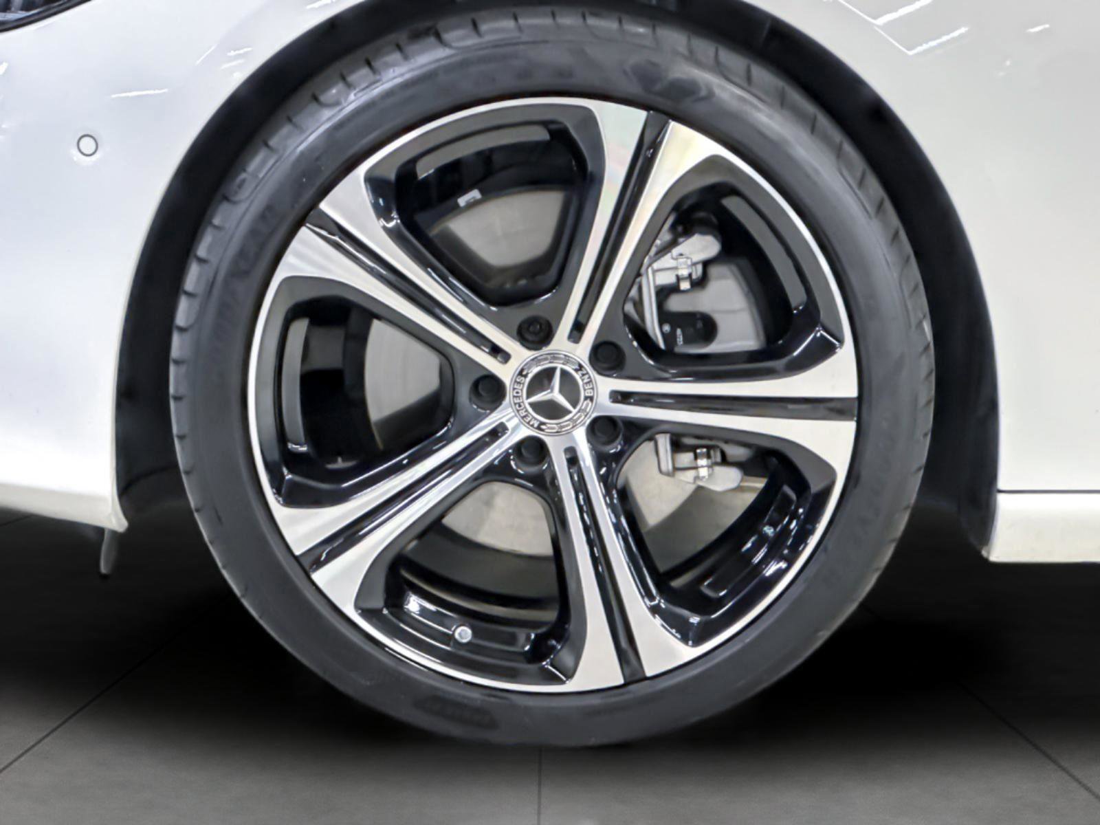 Used 2024 Mercedes-Benz C 300 Sedan image 23