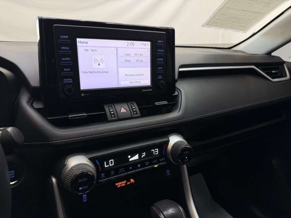 Used 2022 Toyota RAV4 XLE Premium image 15