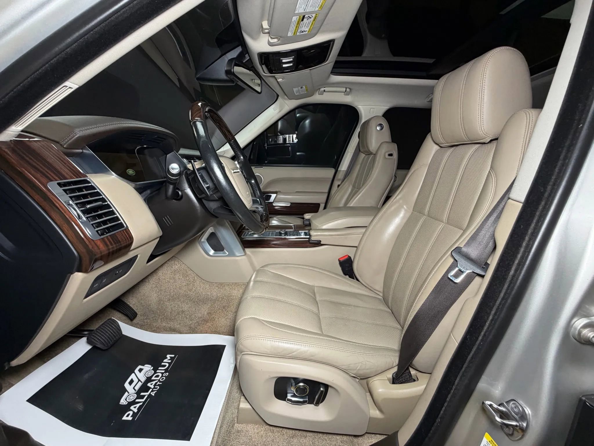 Used 2016 Land Rover Range Rover HSE image 58