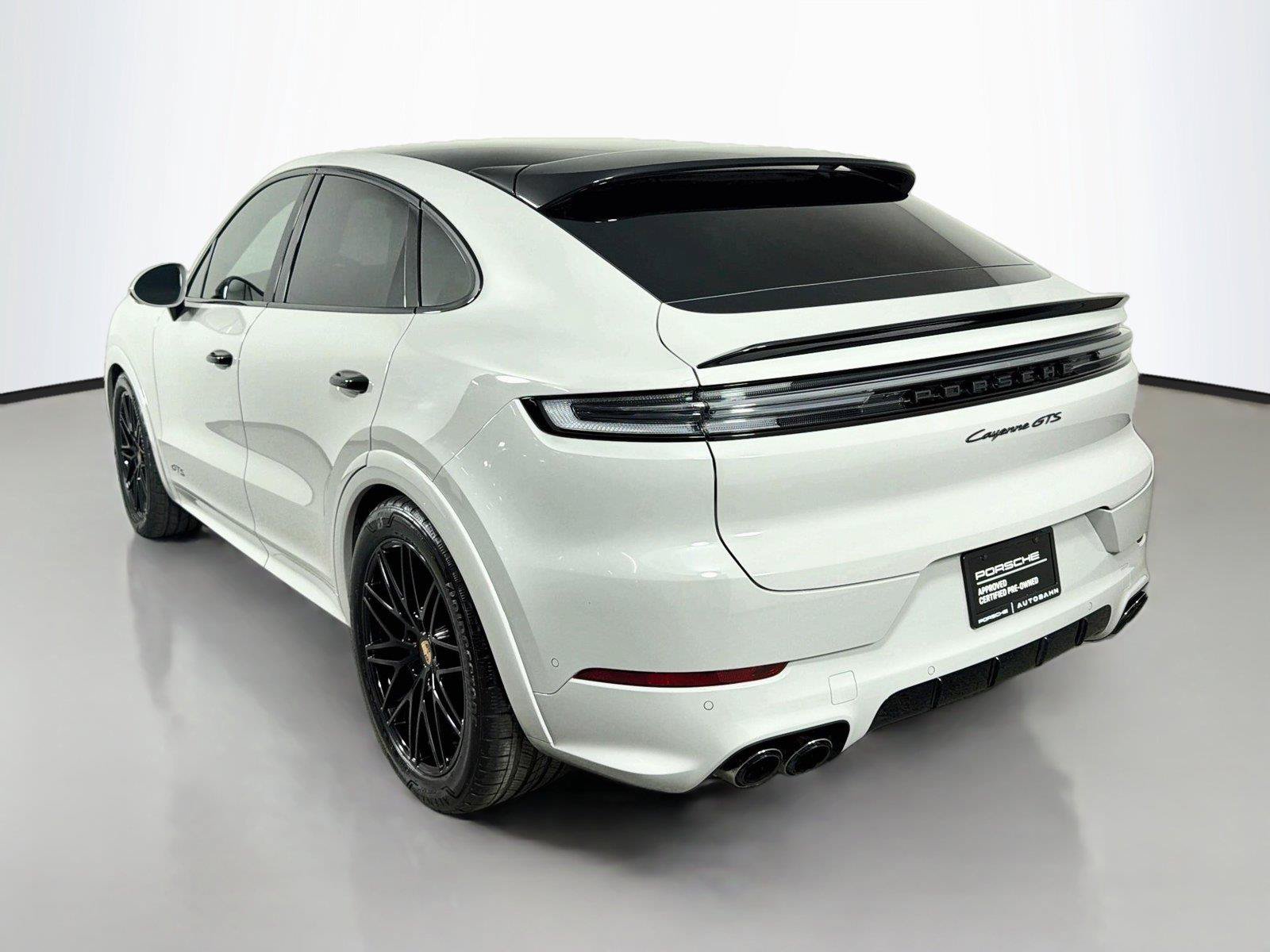 Used 2026 Porsche Cayenne GTS AWD/4WD image 3