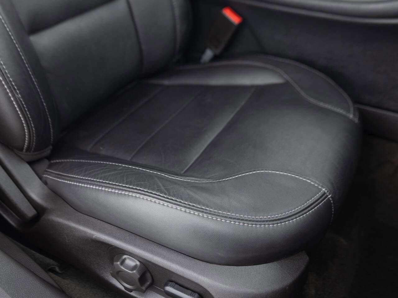 Used 2014 Ford Taurus SEL AWD/4WD image 27