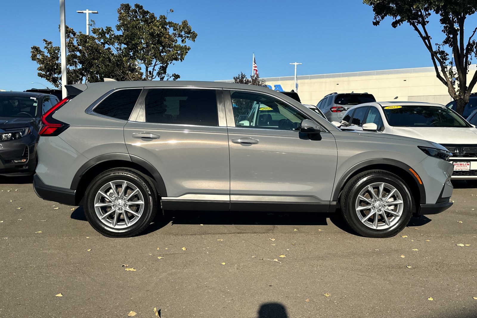 Used 2026 Honda CR-V EX image 3
