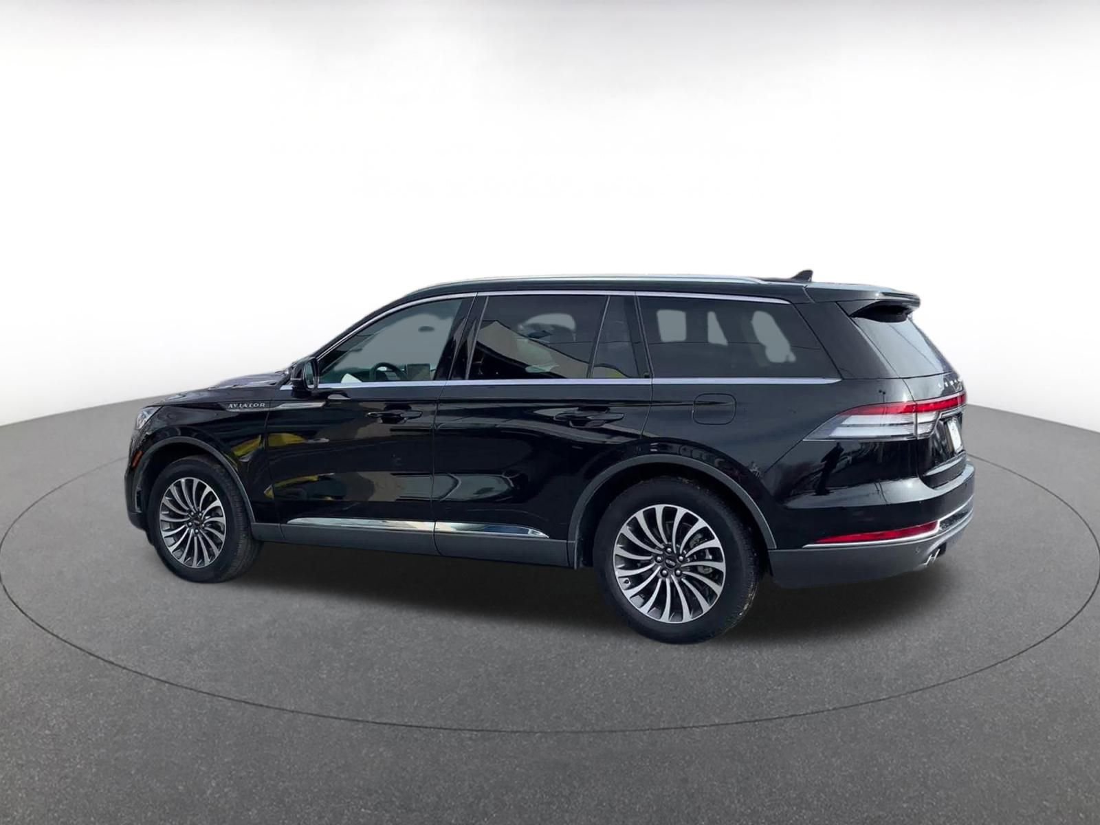 Used 2024 Lincoln Aviator Reserve image 10
