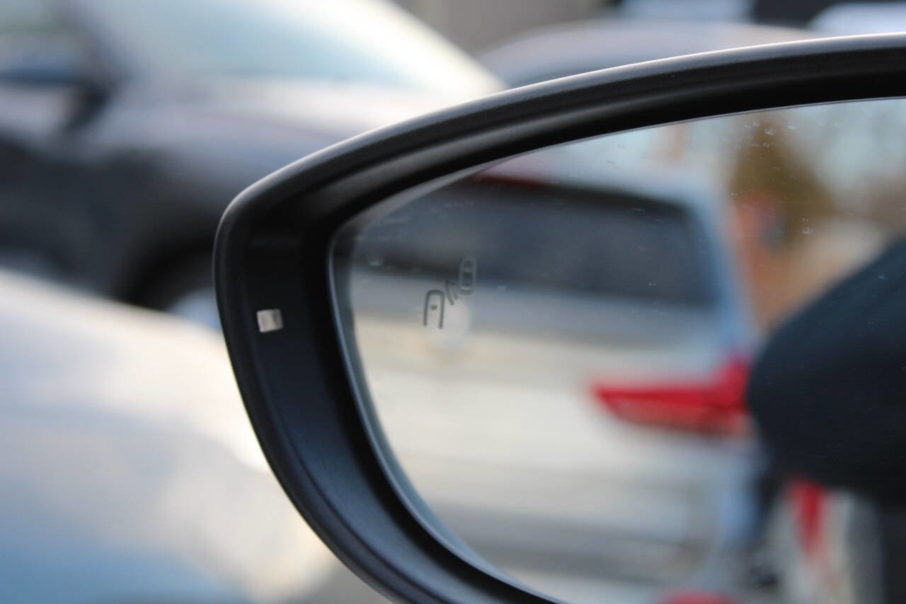 Used 2017 Volkswagen Passat 1.8T R-Line image 43