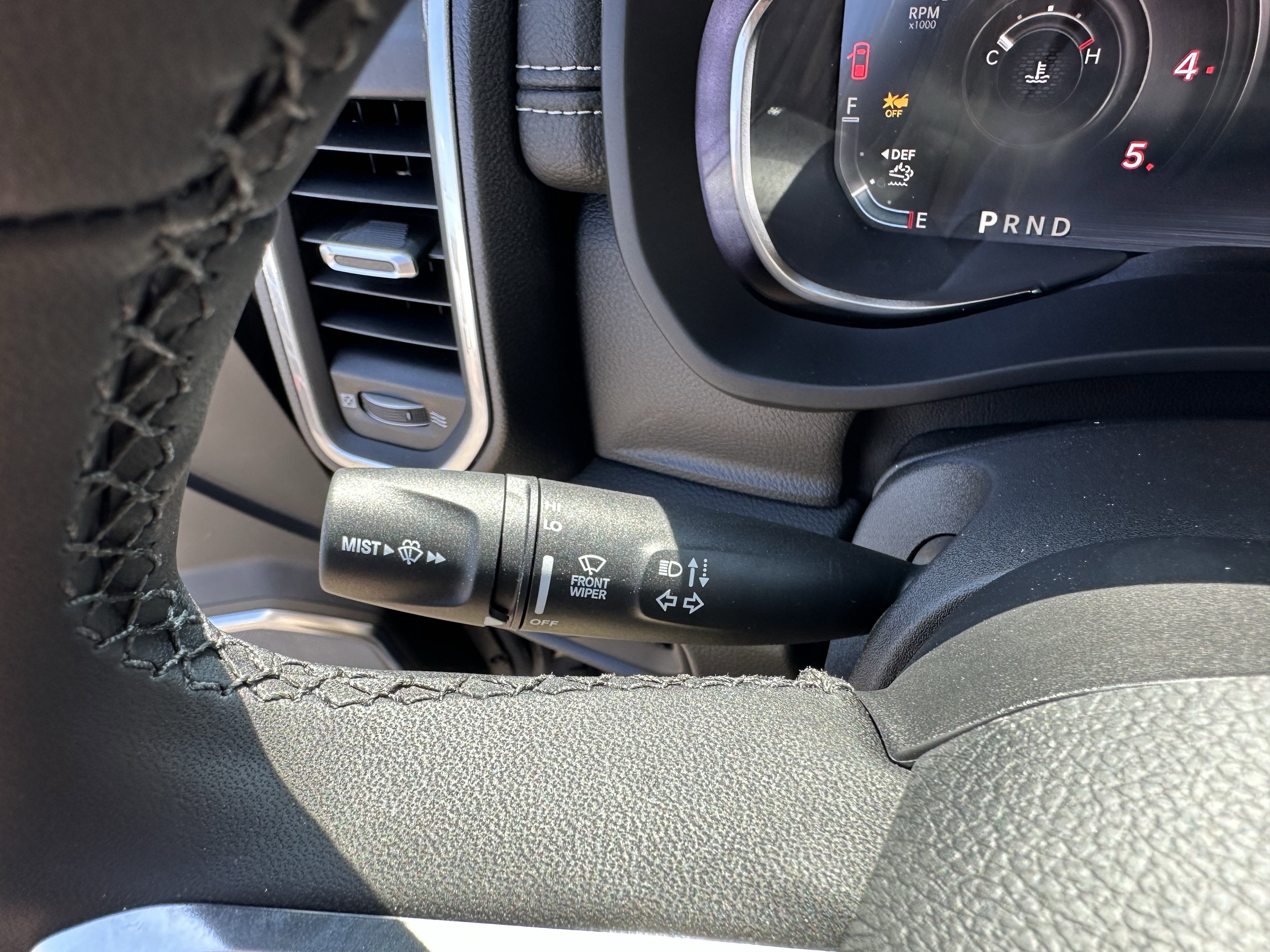 New 2025 RAM 3500 Laramie AWD/4WD image 19