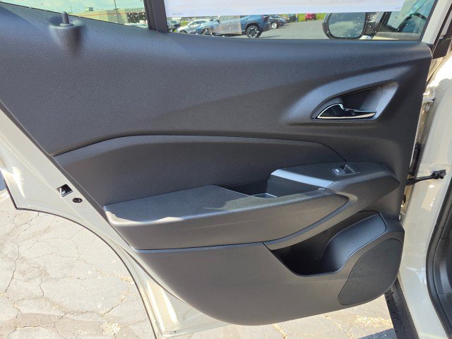 New 2026 Chevrolet Trax RS w/ Sunroof Package FWD image 21
