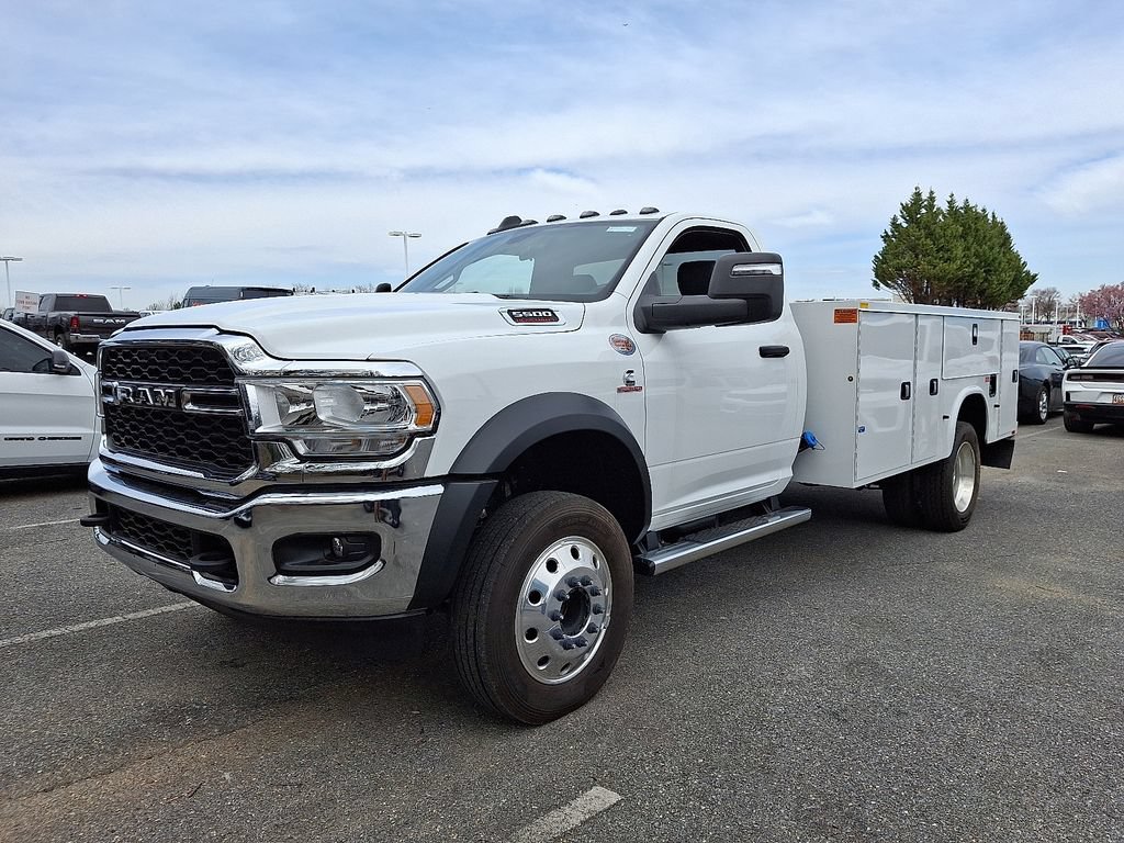New 2024 RAM 5500 Tradesman AWD/4WD image 3