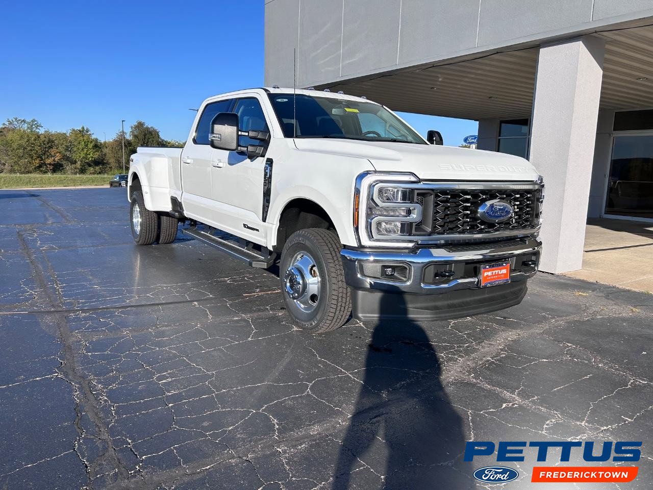 New 2026 Ford F350 4x4 Crew Cab DRW Super Duty