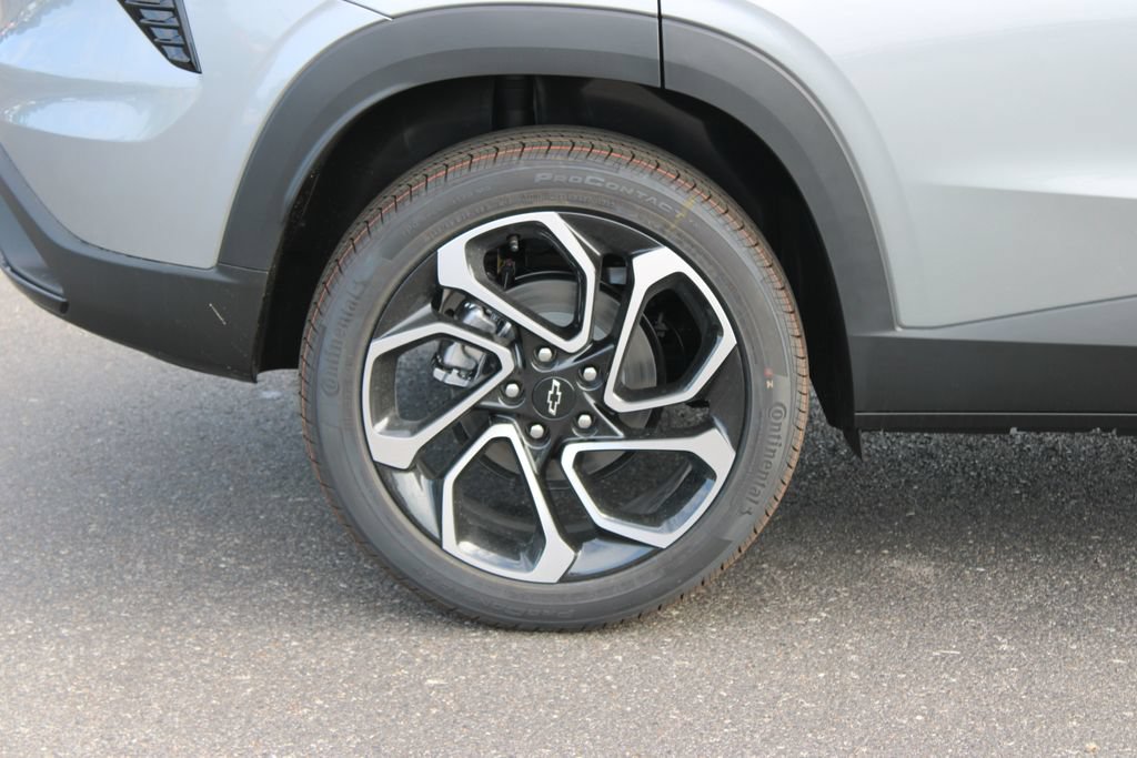 New 2026 Chevrolet Trax RS w/ Driver Confidence Package FWD image 13