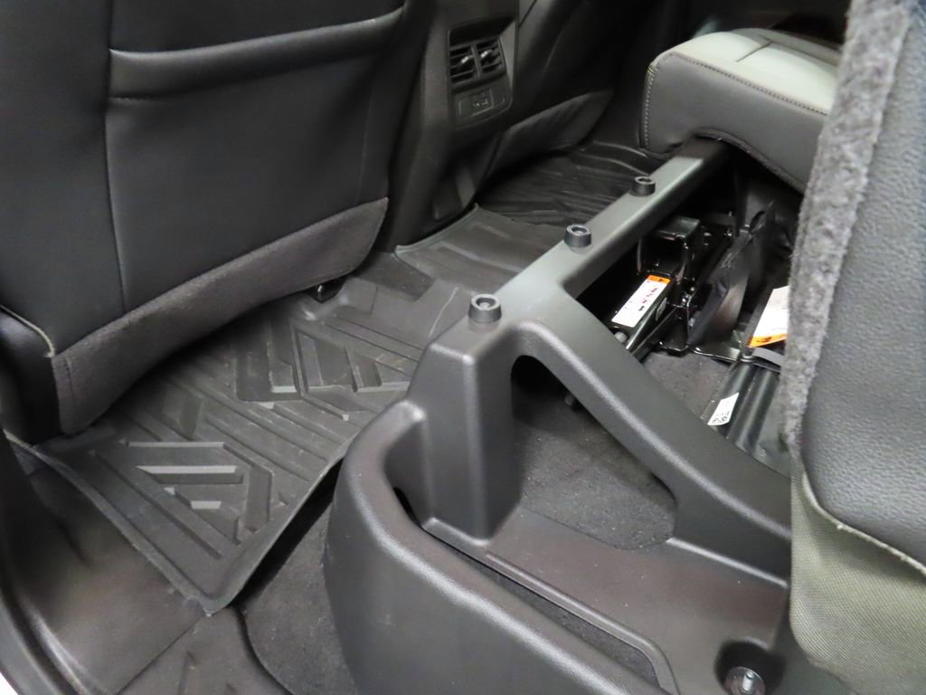 Used 2026 Chevrolet Colorado ZR2 w/ Technology Package AWD/4WD image 64
