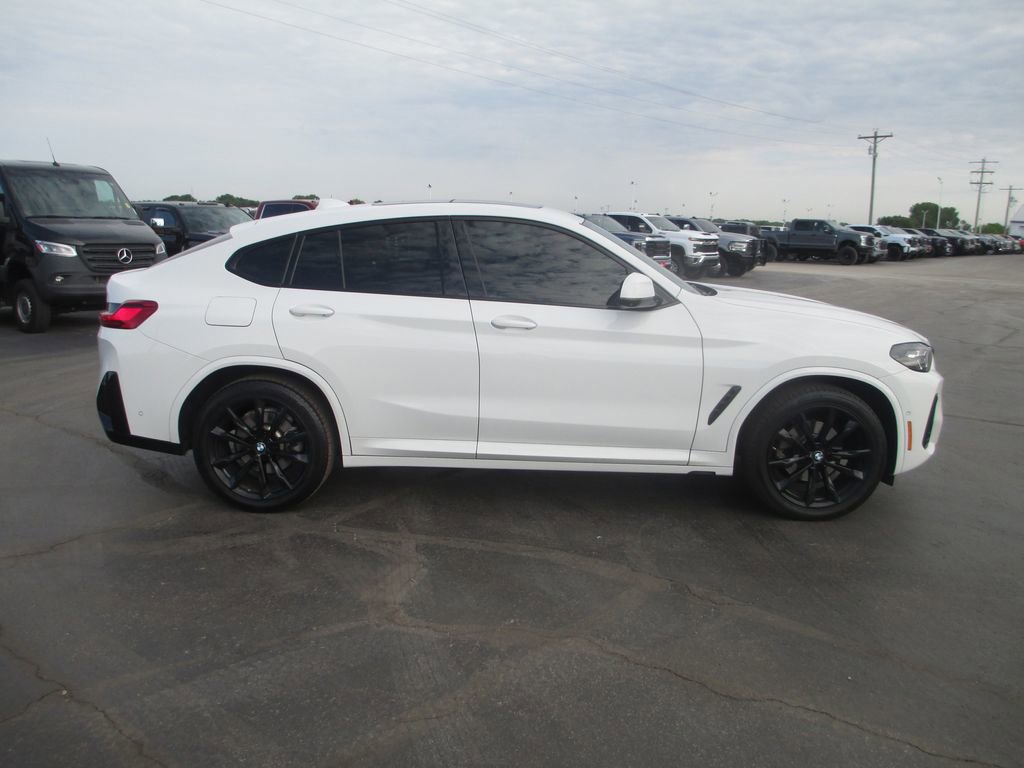 Used 2023 BMW X4 xDrive30i w/ M Sport Package AWD/4WD image 5