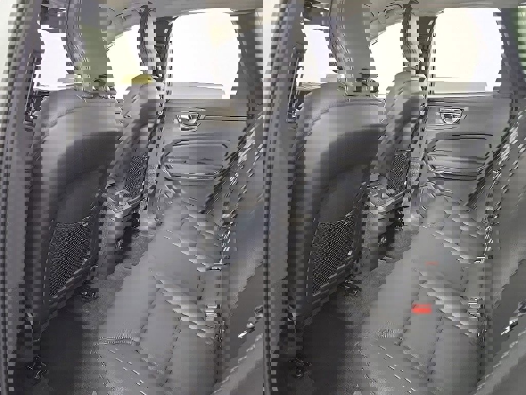 New 2025 Volvo XC60 B5 Plus w/ Protection Package Premier image 17