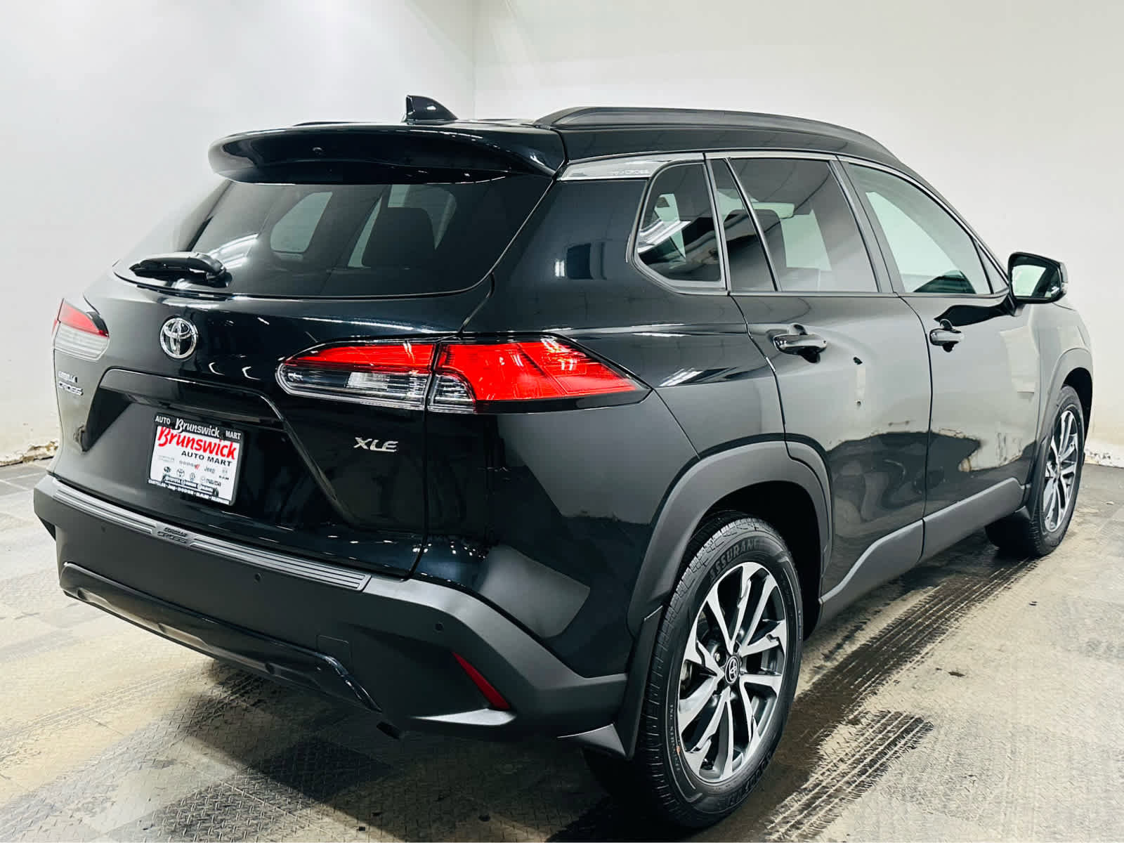 Certified 2023 Toyota Corolla Cross XLE w/ Convenience Package image 6