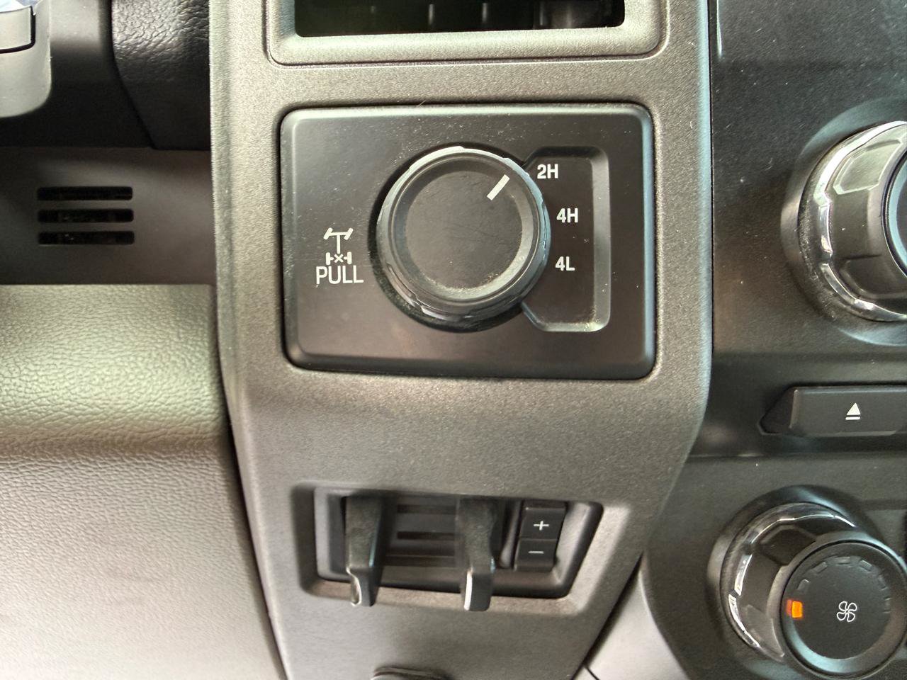Used 2017 Ford F250 XL w/ Power Equipment Group AWD/4WD image 15
