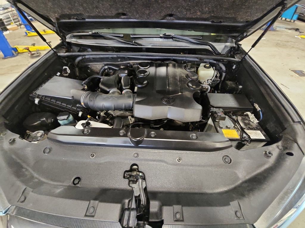 Used 2021 Toyota 4Runner Venture w/ Moonroof Package image 27