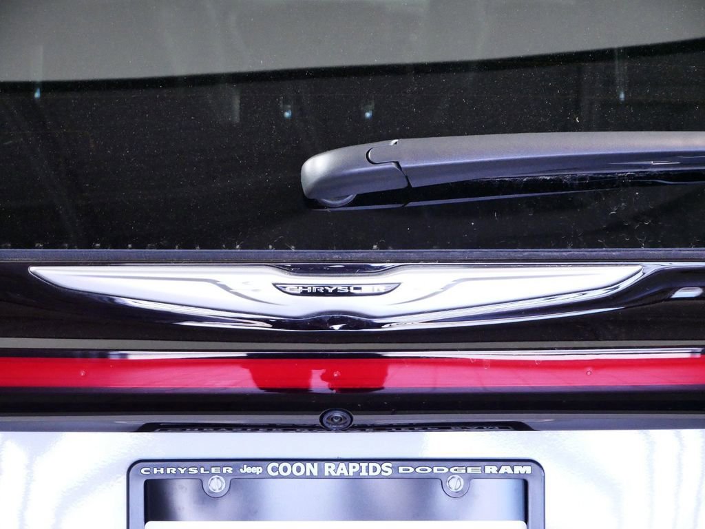New 2024 Chrysler Pacifica Touring-L image 13