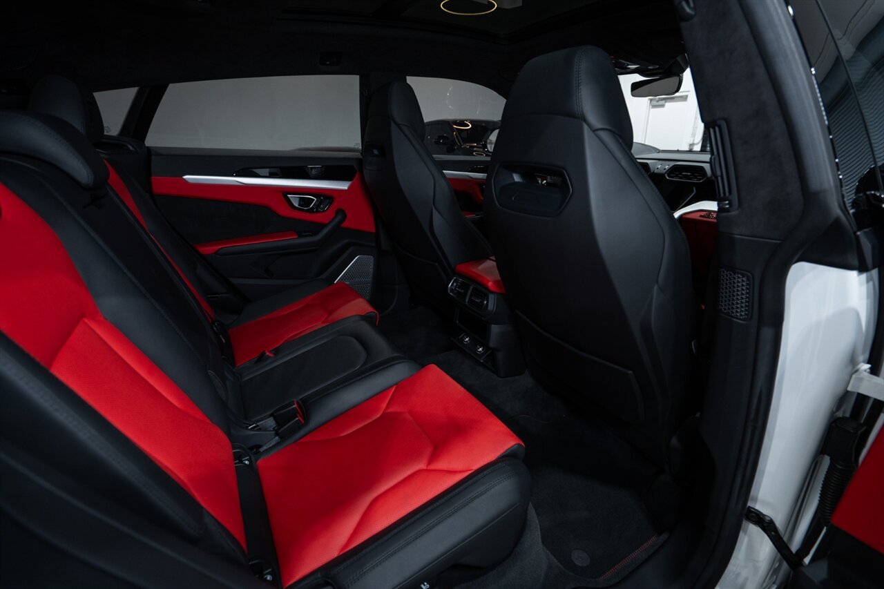 Used 2019 Lamborghini Urus image 32