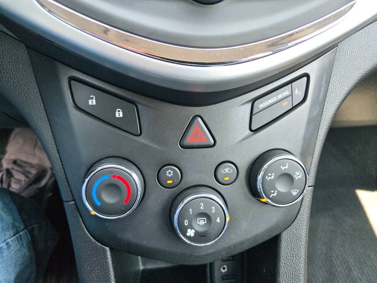 Used 2020 Chevrolet Sonic LS FWD image 18