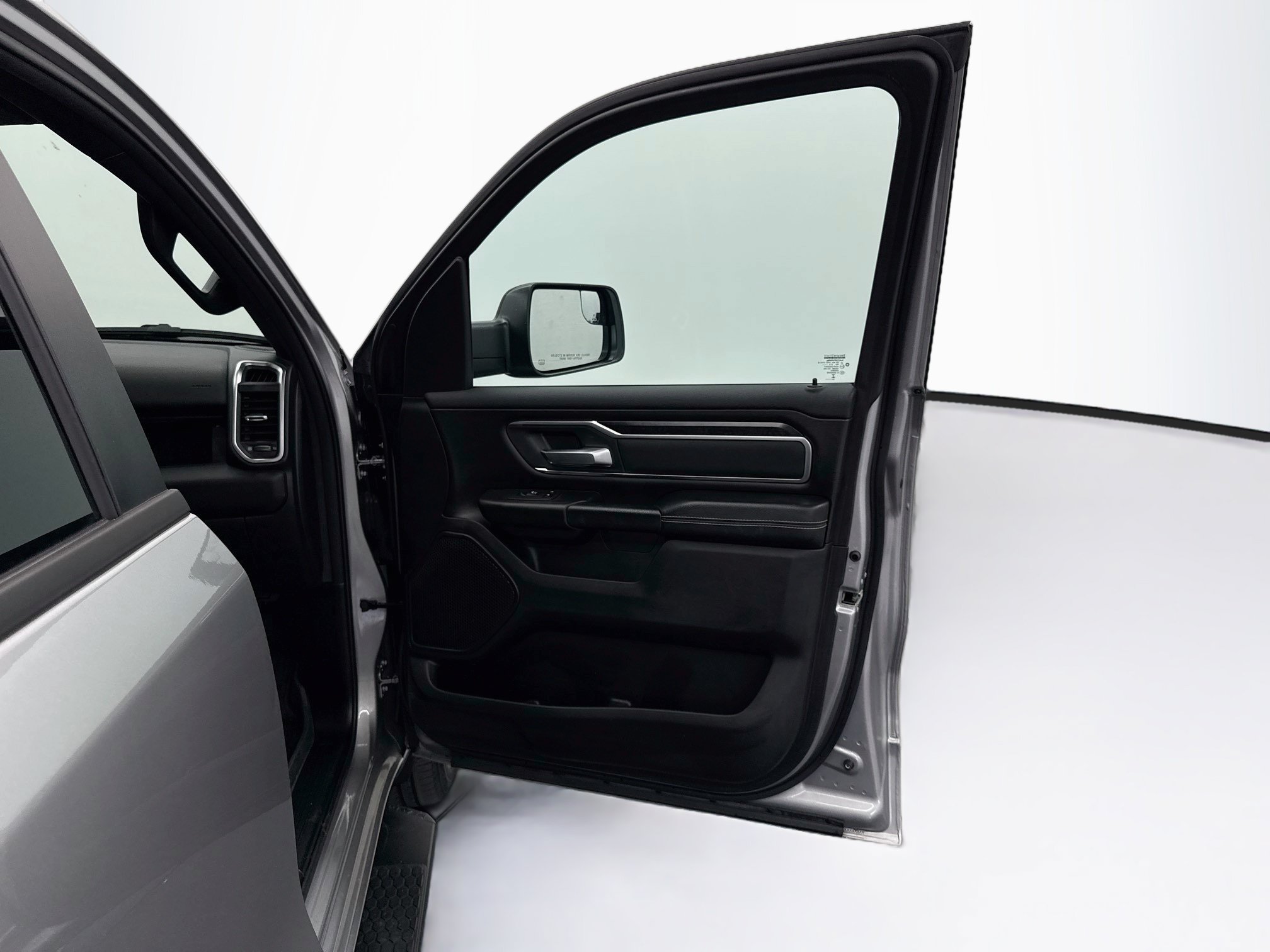 Used 2024 RAM 1500 Big Horn AWD/4WD image 32