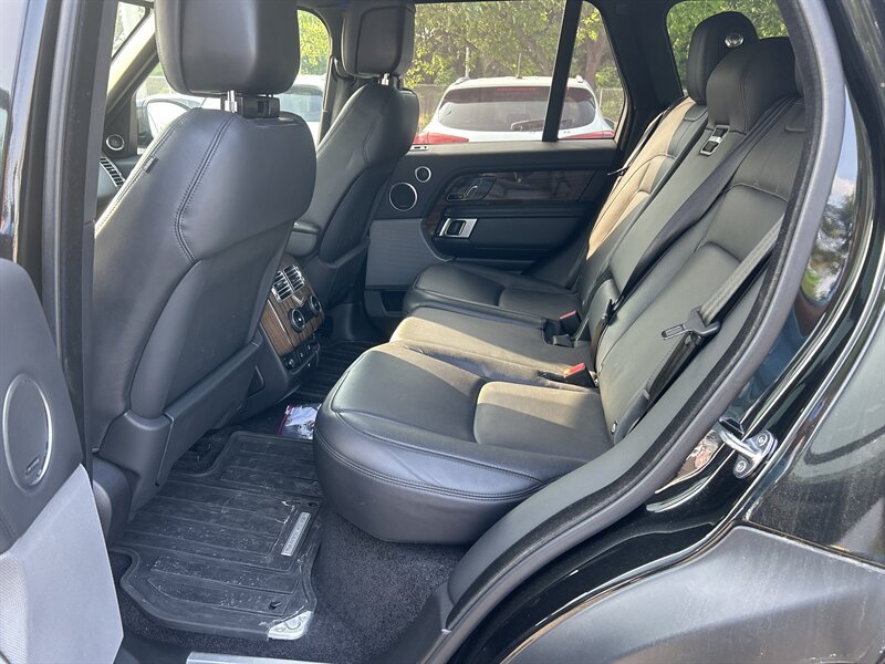 Used 2018 Land Rover Range Rover Supercharged AWD/4WD image 10