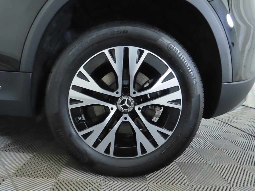 Certified 2025 Mercedes-Benz GLA 250 image 31