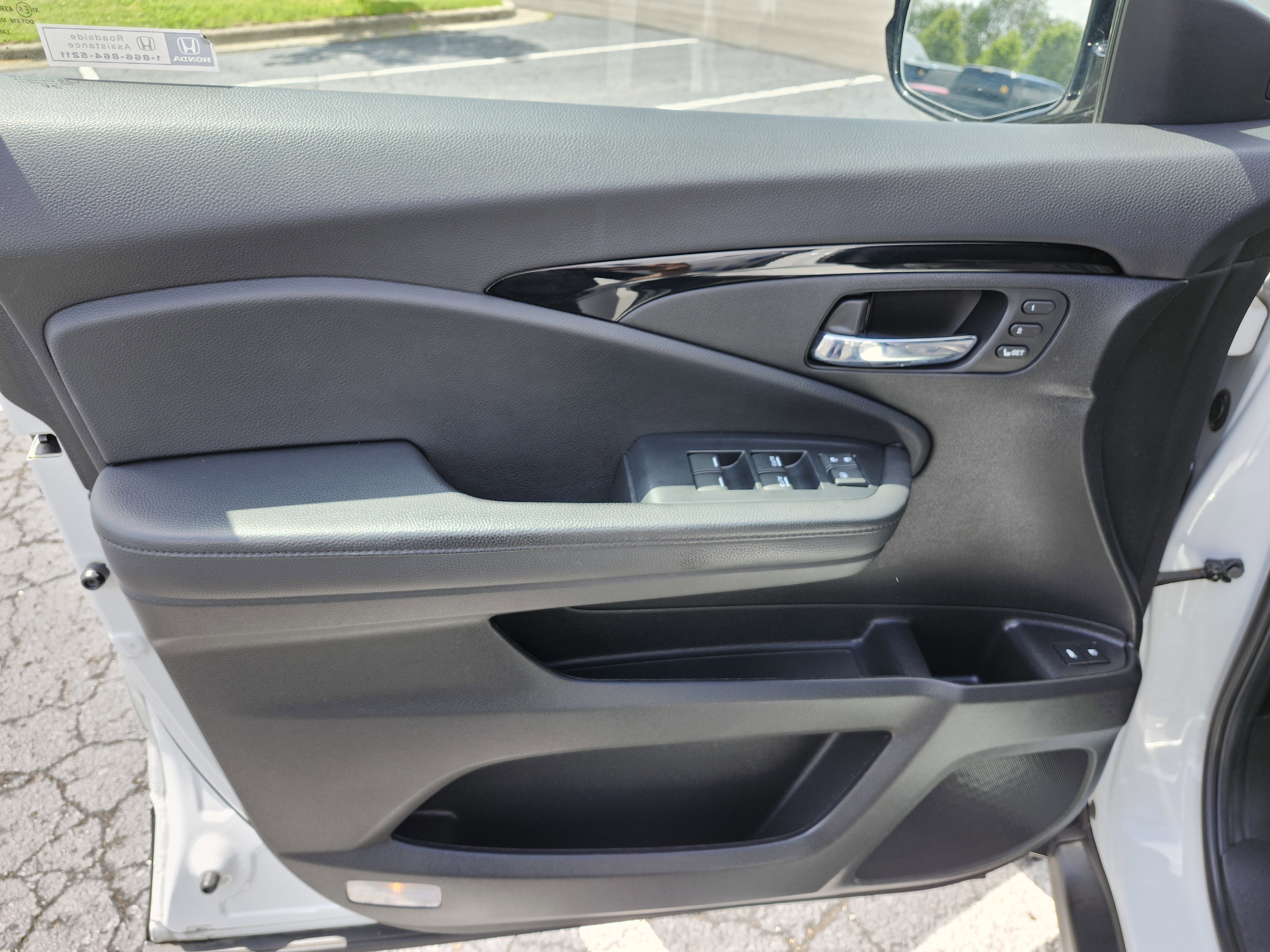 Used 2021 Honda Pilot Touring image 29