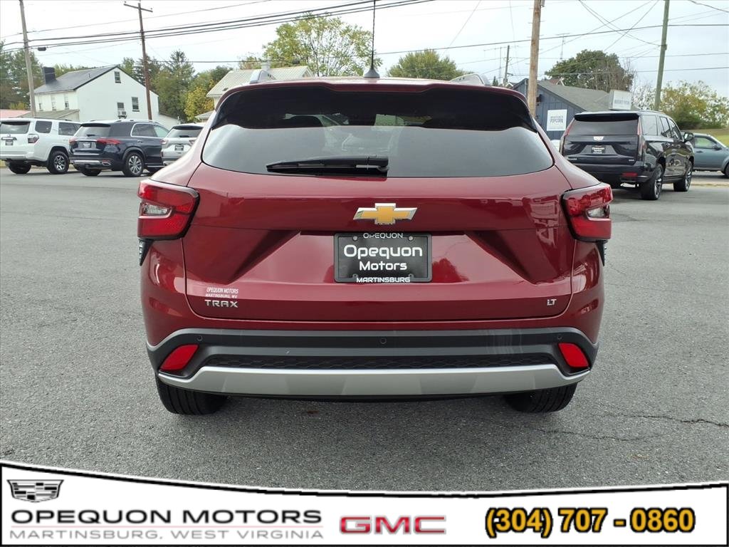 Used 2024 Chevrolet Trax LT w/ Driver Confidence Package FWD image 5