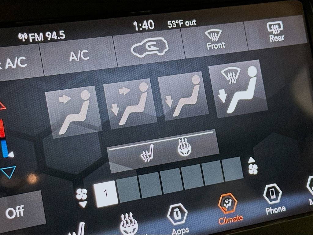 Certified 2020 Jeep Cherokee Latitude Lux w/ Quick Order Package 26H Lux image 31