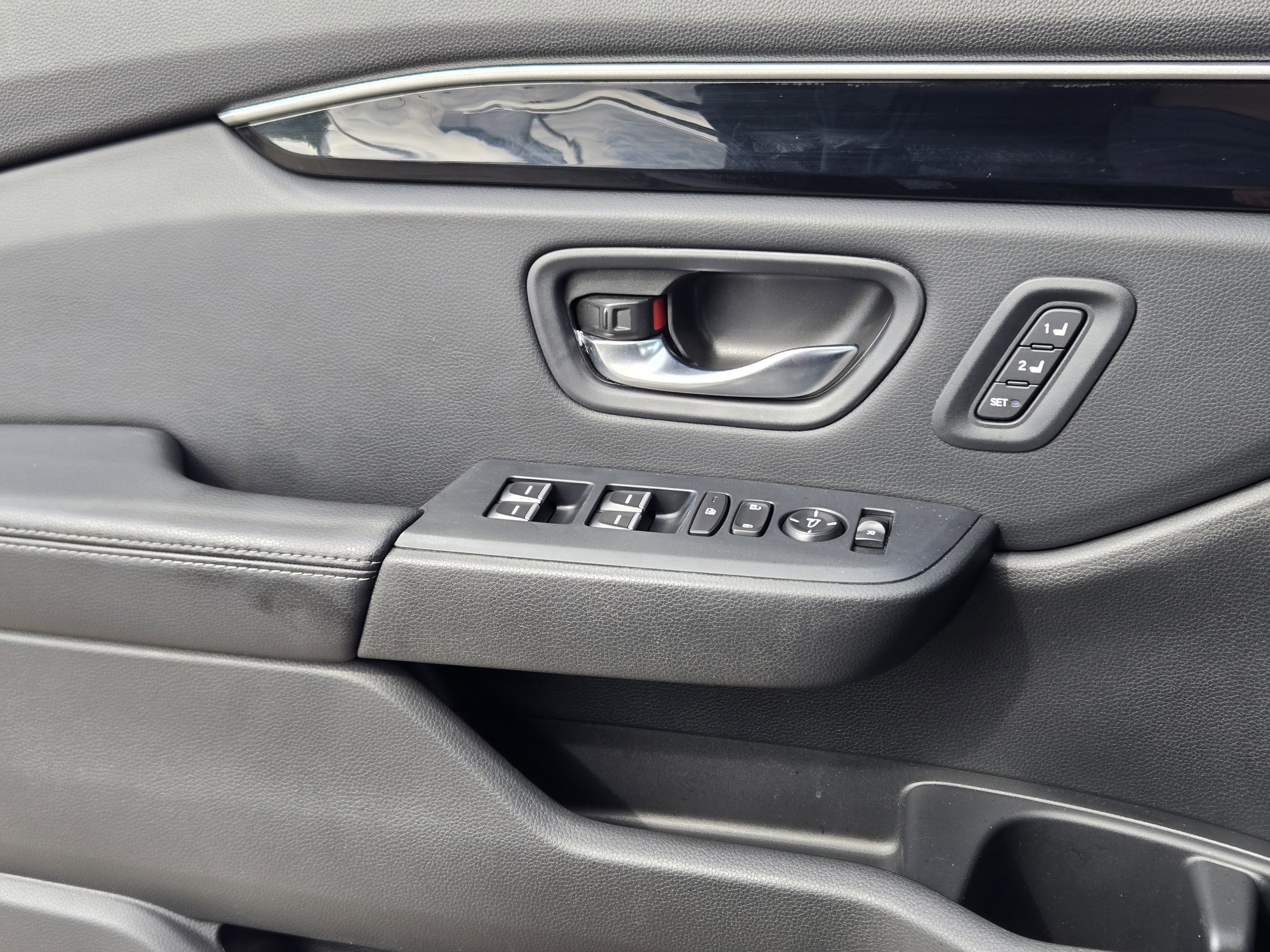 Used 2025 Honda Pilot Touring image 23