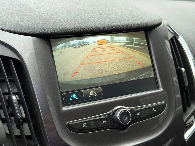 Used 2017 Chevrolet Cruze LT image 24