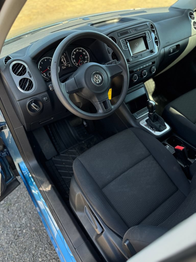 Used 2017 Volkswagen Tiguan Limited w/ Alloy Wheels Package AWD/4WD image 29