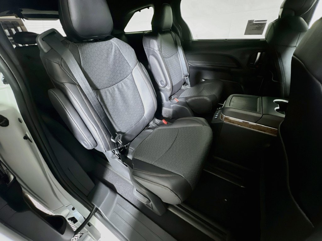 New 2026 Toyota Sienna Platinum AWD/4WD image 20