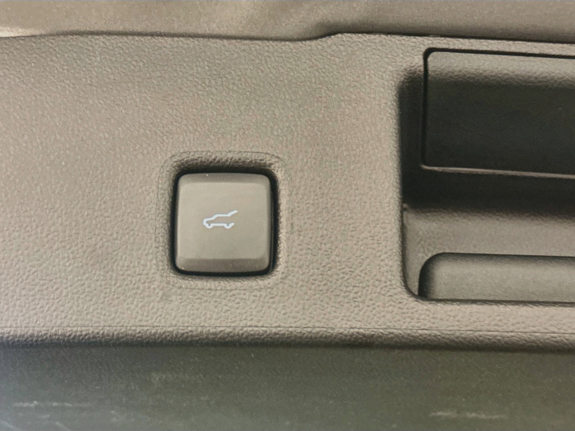 Used 2025 Ford Escape Platinum AWD/4WD image 32